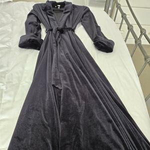 Vintage Oscar de la Renta Elegant Black Velvet Robe